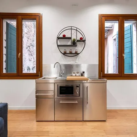 Loft San Stae 18.27 * Венеция