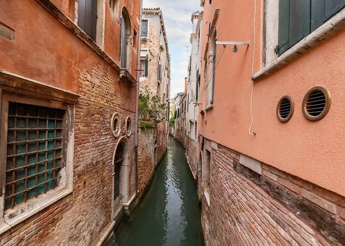 Loft San Stae 18.27 *