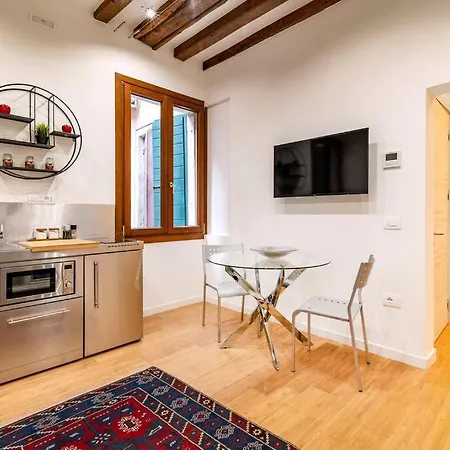 Loft San Stae 18.27 *